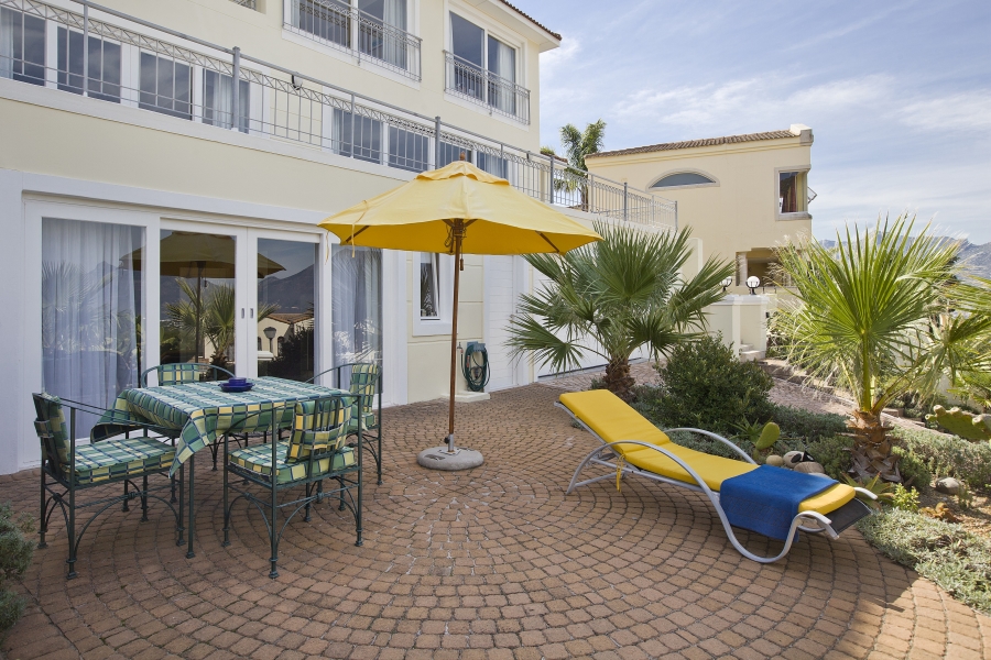 4 Bedroom Property for Sale in Kronenzicht Western Cape